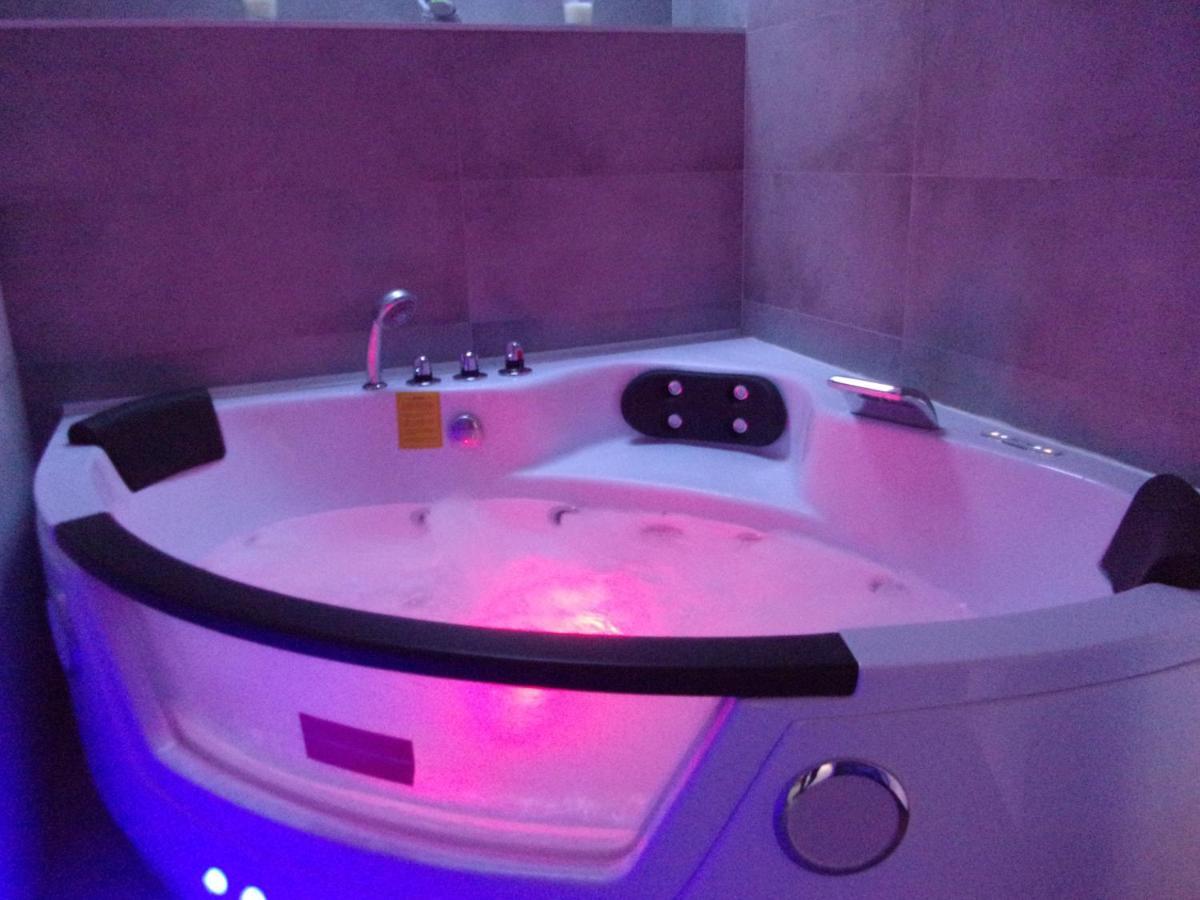 Le Bourget - Suite Romantique Narbona Exterior foto