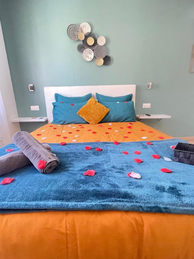 Le Bourget - Suite Romantique Narbona Exterior foto